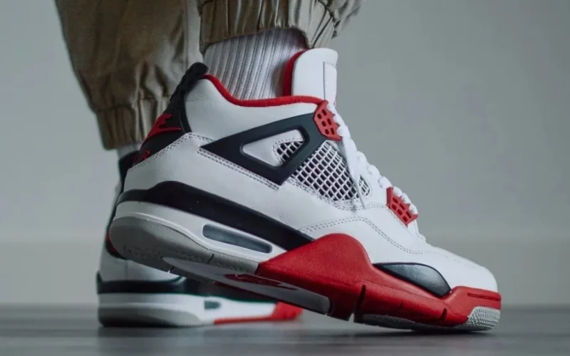 Air Jordan 4 Retro Fire Red (2020)