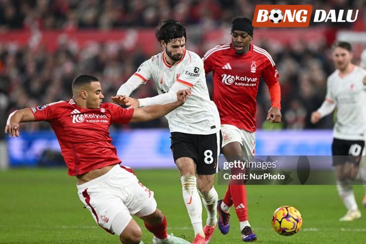 Nottingham Forest xứng đáng có 1 điểm trước Liverpool