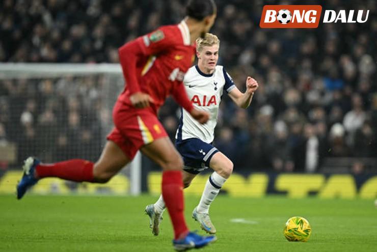 Tottenham tỏ ra hiệu quả hơn trong hiệp 1 nhưng không thắng được thủ môn Alisson