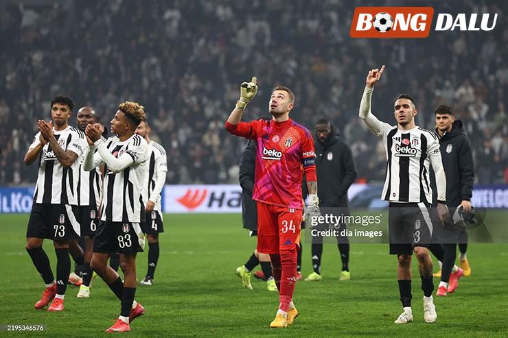 Besiktas giành chiến thắng đậm ở Europa League