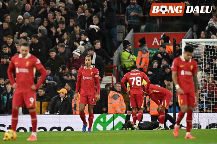 Liverpool cũng mất điểm 2 trận liên tiếp ở Ngoại hạng Anh