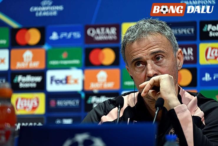 HLV Luis Enrique phát biểu tại buổi họp báo trước trận PSG tiếp đón Man City