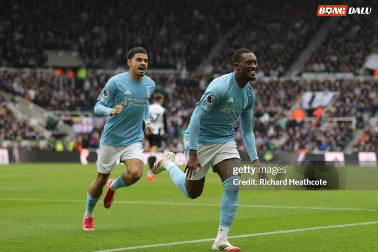 Niềm vui sớm của Nottingham Forest