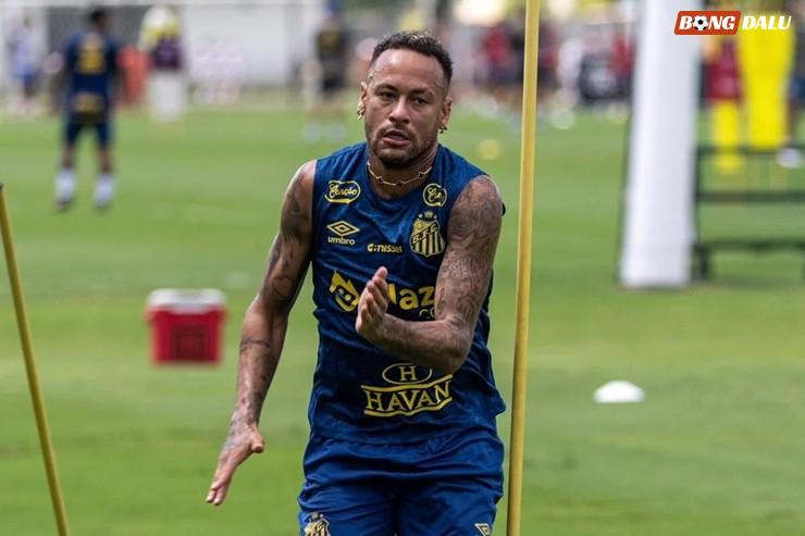Chấn thương cơ bắp đã khiến Neymar chưa thể trở lại Brazil