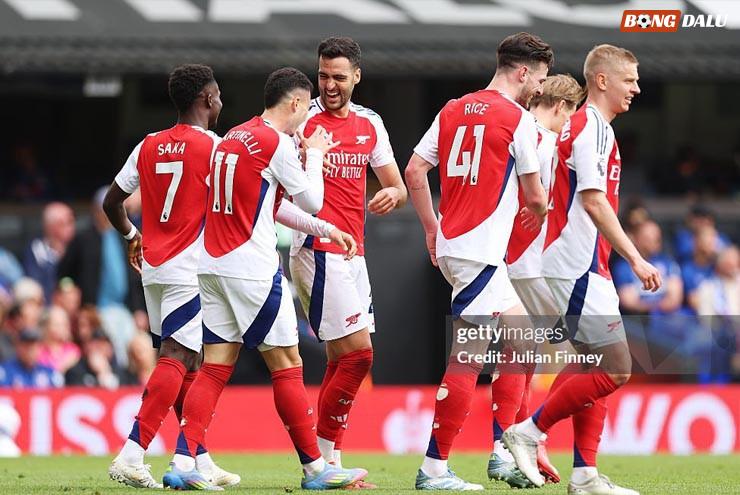 Arsenal có trong đội hình nhiều cầu thủ cao to
