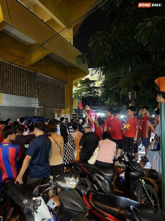 CLB Công an Hà Nội xin lỗi, hoàn tiền cho khán giả có vé nhưng không thể vào sân Hàng Đẫy - 3