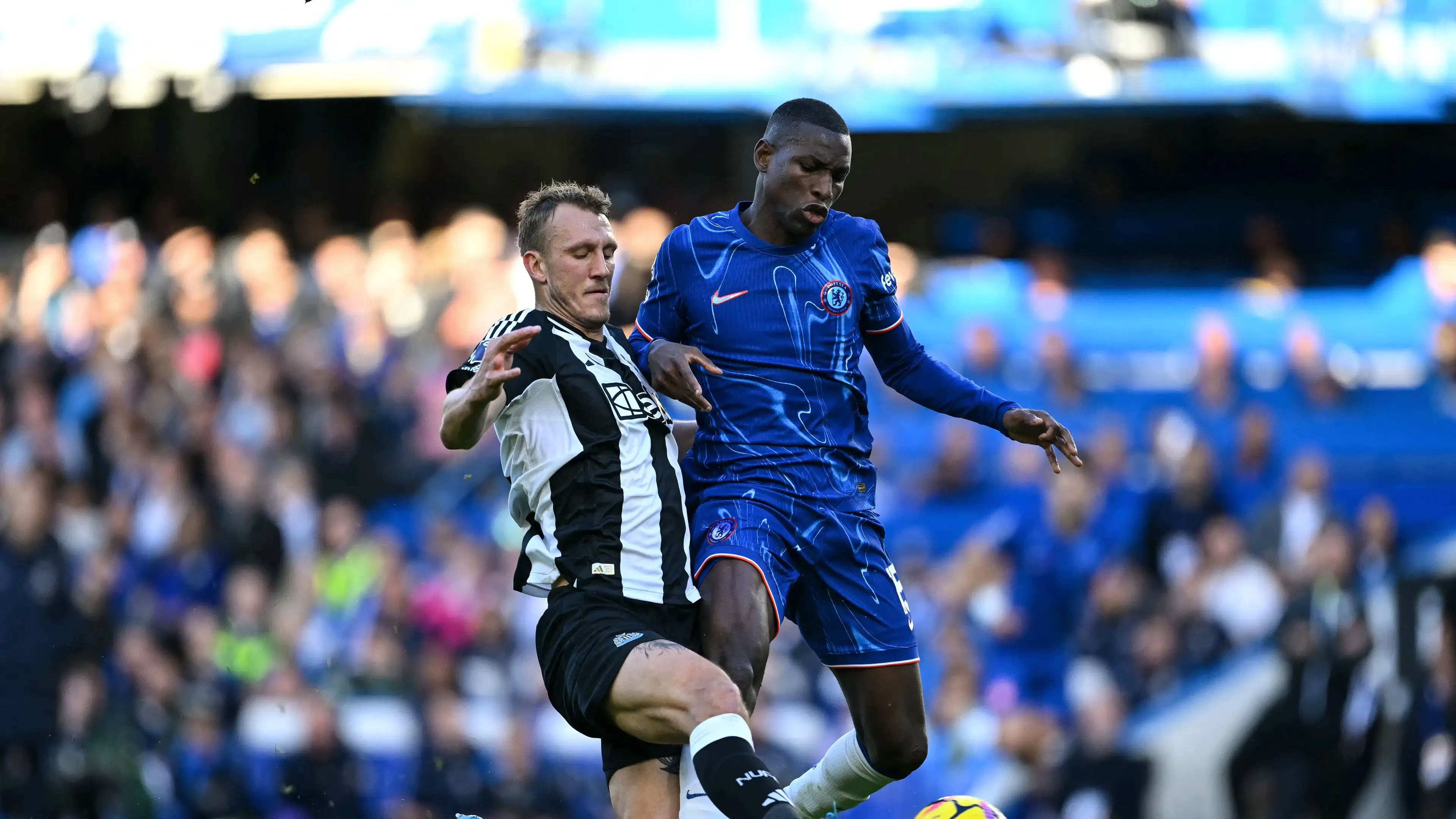 Trận Newcastle - Chelsea ở vòng sau sẽ có ảnh hưởng lớn tới diễn biến cuộc đua top 5