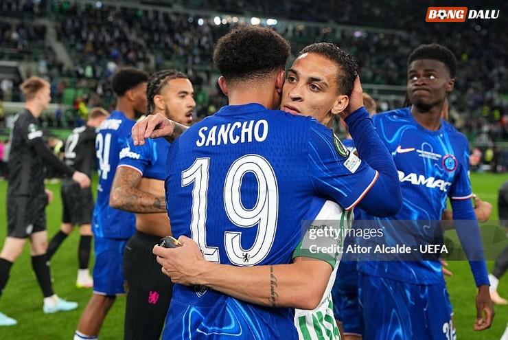 Sancho an ủi Antony