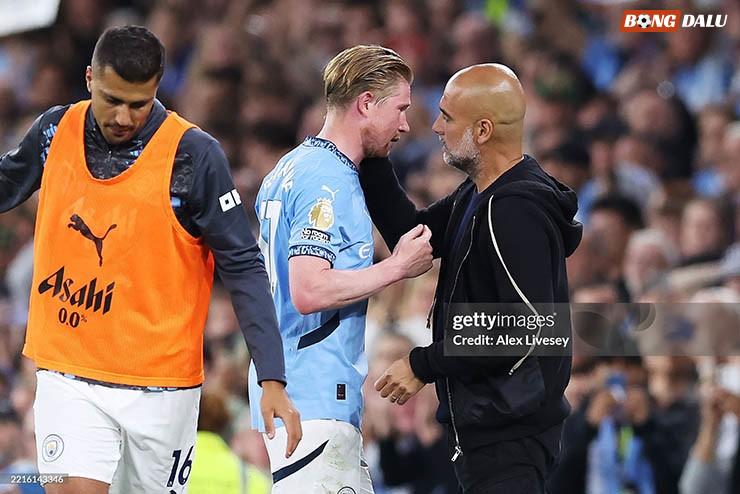 HLV Guardiola chia tay học trò