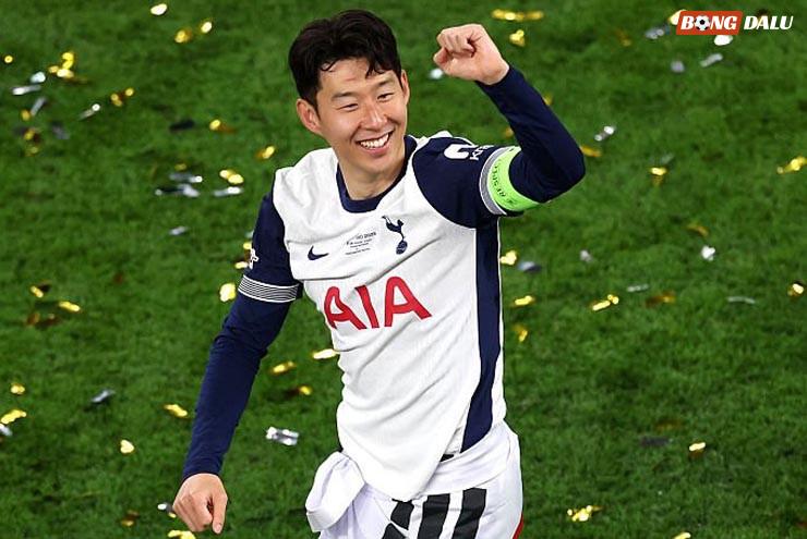 Son Heung Min cuối cùng cũng thoát kiếp về nhì
