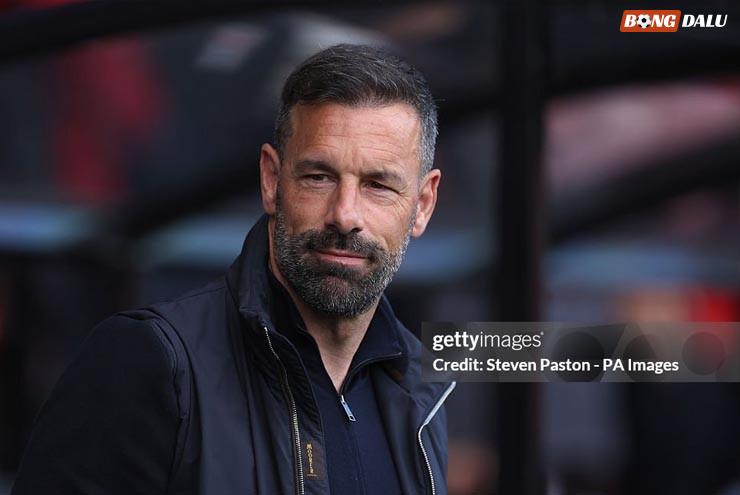 Van Nistelrooy liệu có ở lại Leicester?