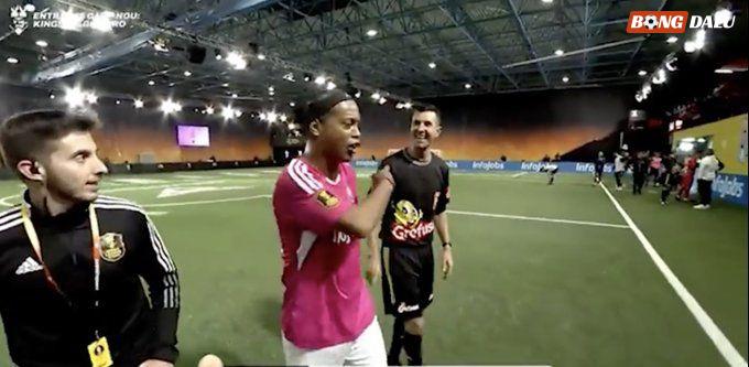 Ronaldinho thi đấu ở Kings League