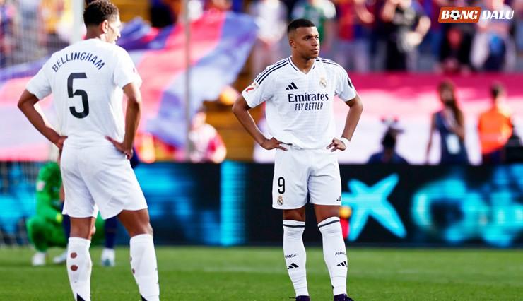Mbappe lập hat-trick nhưng Real Madrid vẫn thua Barcelona