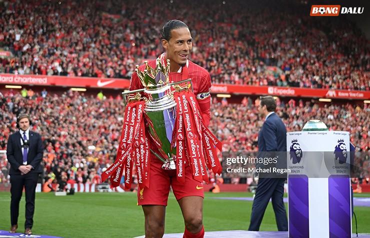 Van Dijk là trung vệ xuất sắc nhất được bình chọn