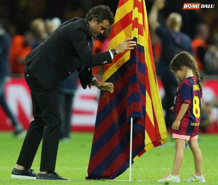 Hình ảnh mang tính biểu tượng của Luis Enrique cùng con gái Xana cách đây 10 năm