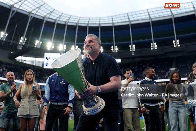 Chức vô địch Europa League có vẻ vẫn không thể giúp HLV Postecoglou yên vị ở Tottenham