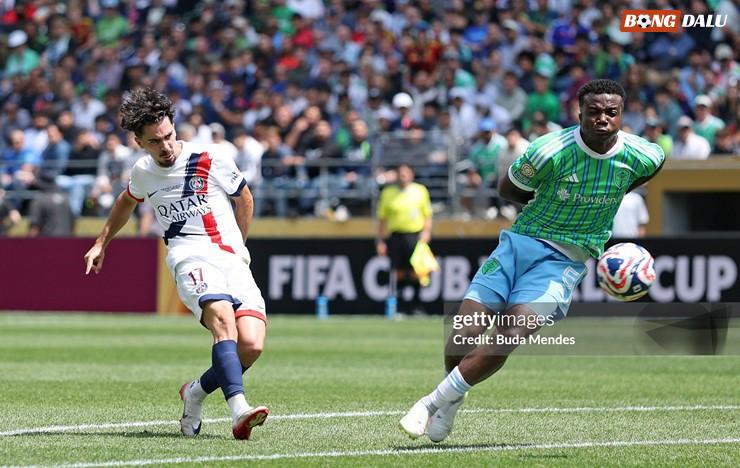 Vitinha tiếp tục thi đấu nổi bật nơi tuyến giữa của PSG