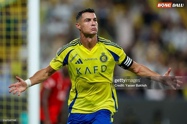 Ronaldo cam kết tương lai với CLB Al Nassr