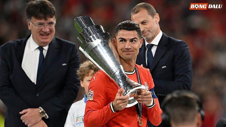 Ronaldo lần thứ hai vô địch Nations League