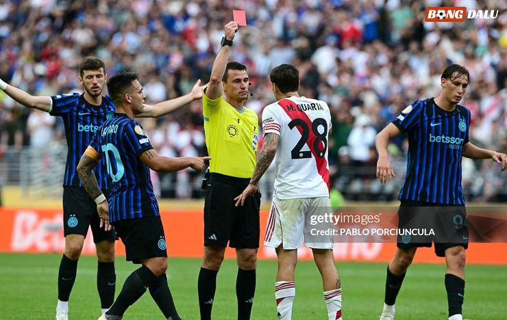 Thẻ đỏ của Martinez Quarta là bước ngoặt khiến River Plate thất bại trước Inter Milan