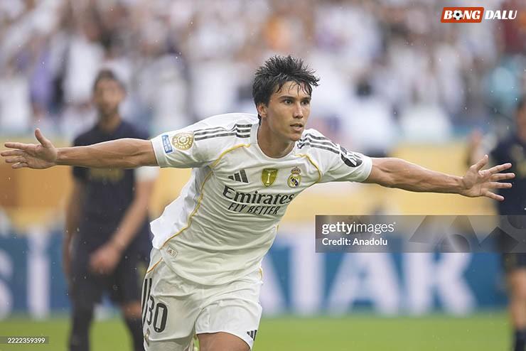 Sao trẻ Gonzalo Garcia giúp Real Madrid đánh bại Juventus