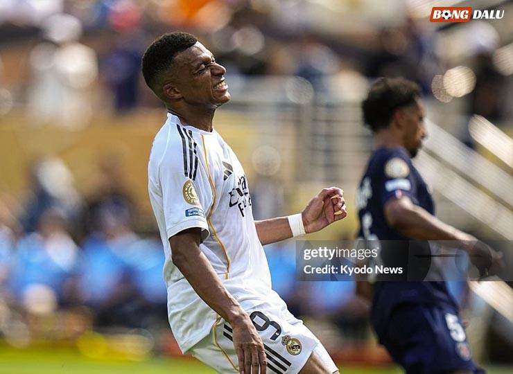 Mbappe tỏ ra lạc lõng trong trận thua đậm của Real Madrid